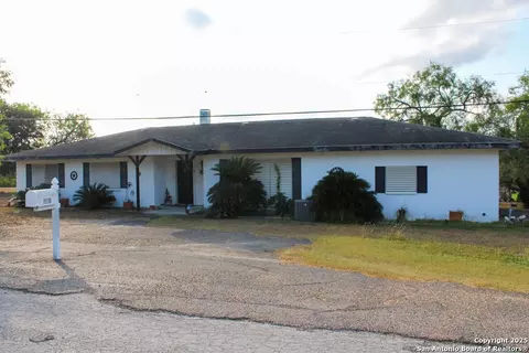 Exterior - 102 Holman, Lake City, TX 78368 photo 3 of 3