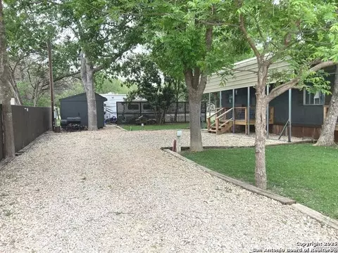155 Paloma Dr, Bandera, TX 78003