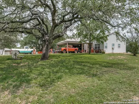 6840 S Loop 1604, Von Ormy, TX 78073 photo 34