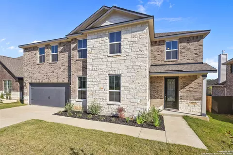 283 Jereth Xing, Castroville, TX 78009