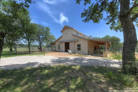 510 Patten Dr, Johnson City, TX 78636
