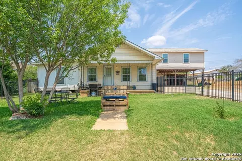 1004 Leona, Cotulla, TX 78014 photo 1