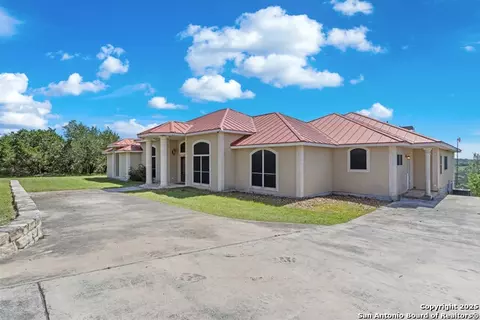 165 County Road 2740, Mico, TX 78056