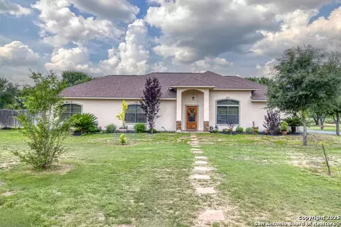 333 Studer, Uvalde, TX 78801