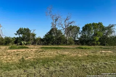 00 Cr 7714 #LOT 3, Devine, TX 78106 photo 2