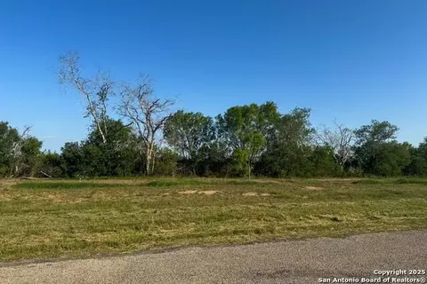 00 Cr 7714 #LOT 3, Devine, TX 78106