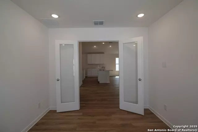 Entry Way - 5918 Cienna Cv, San Antonio, TX 78222 photo 4 of 5