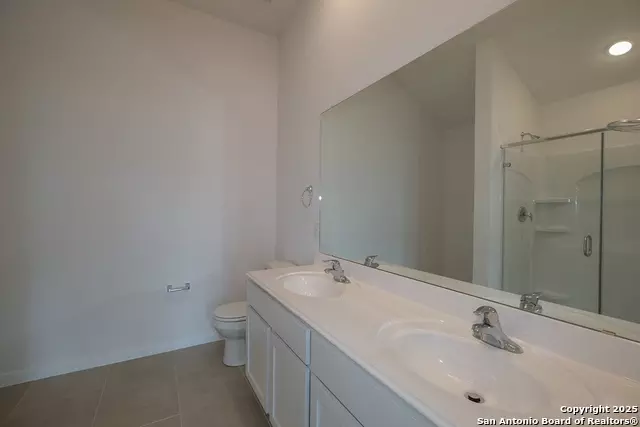 Bath - 5918 Cienna Cv, San Antonio, TX 78222 photo 2 of 4