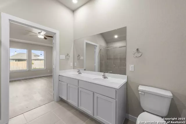 Bath - 5918 Cienna Cv, San Antonio, TX 78222 photo 4 of 4
