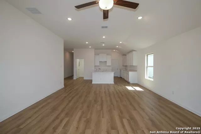 Living - 5918 Cienna Cv, San Antonio, TX 78222 photo 3 of 7