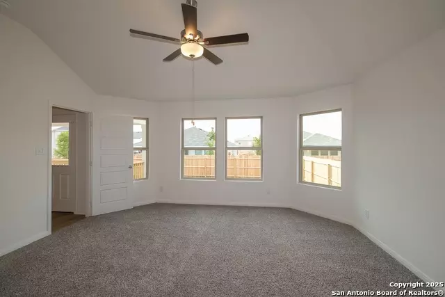 Living - 5918 Cienna Cv, San Antonio, TX 78222 photo 5 of 7