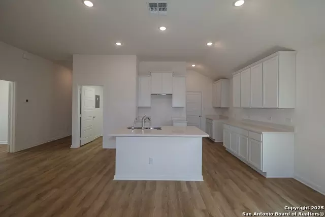 Entry Way - 5918 Cienna Cv, San Antonio, TX 78222 photo 2 of 5