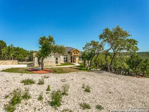 929 Moonlight Dr, Canyon Lake, TX 78133