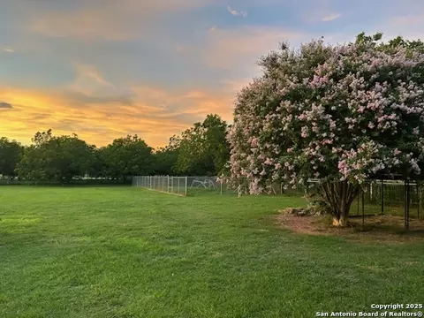 6 Collins Hill Rd, Lytle, TX 78052 photo 10