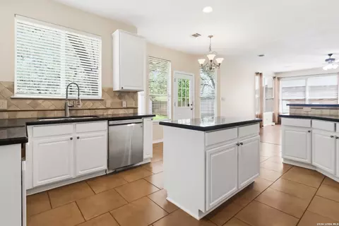 26048 Stone, San Antonio, TX 78260