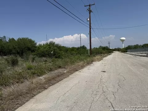 205 Jenull Ave, San Antonio, TX 78202 photo 2