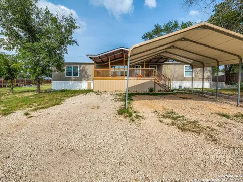 108 River Run, Poteet, TX 78065