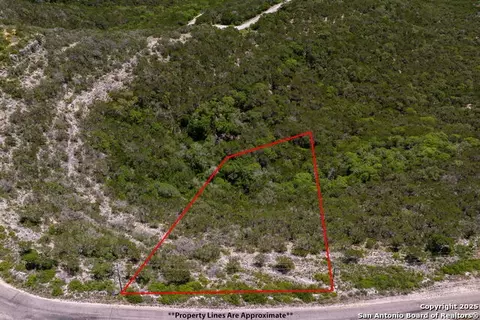 59 Private Road 1717, Mico, TX 78056