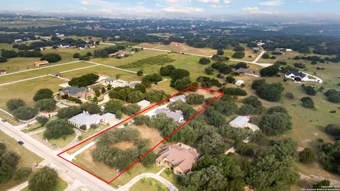 1133 Horseshoe Fls, Bandera, TX 78003