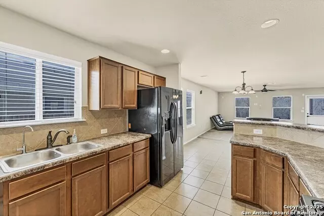 Kitchen - 11219 Five Iron, San Antonio, TX 78221 photo 2 of 7
