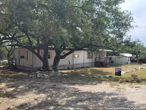 509 Royal Oak, Canyon Lake, TX 78133