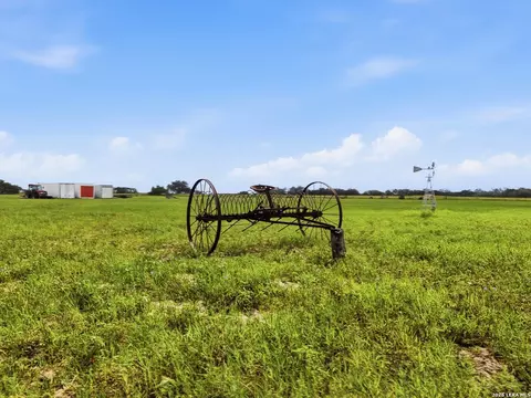 tbd Cr 777, Devine, TX 78016 photo 5