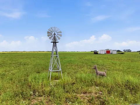 tbd Cr 777, Devine, TX 78016 photo 4
