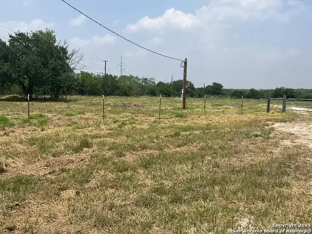  1241 S Sh-123, Karnes City, TX 78118 photo 6