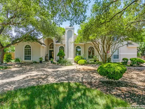 107 Post Oak Way, Shavano Park, TX 78230