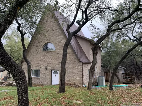 1076 Eastview, Canyon Lake, TX 78133