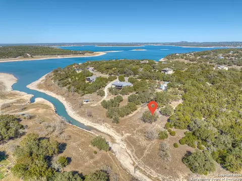 995 Five Oaks, Canyon Lake, TX 78133