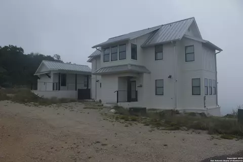47 N Valley Vis, Concan, TX 78838