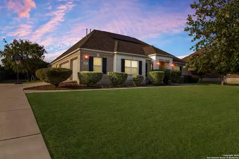 364 Stone Trl, Castroville, TX 78009