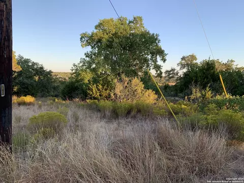 431 Cliffview Cir, Canyon Lake, TX 78133
