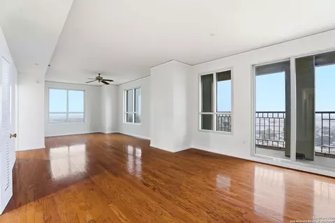 1 Towers Park Ln #1512, San Antonio, TX 78209