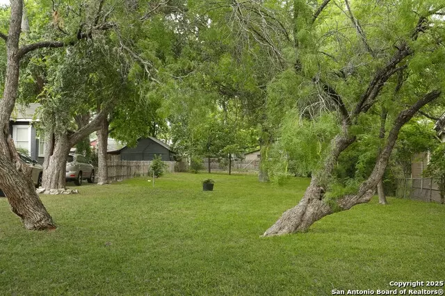  539 E Huisache, San Antonio, TX 78212 photo 13