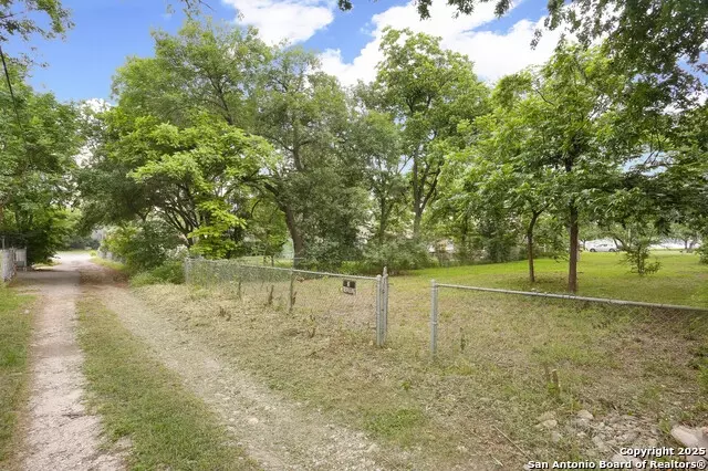  539 E Huisache, San Antonio, TX 78212 photo 14