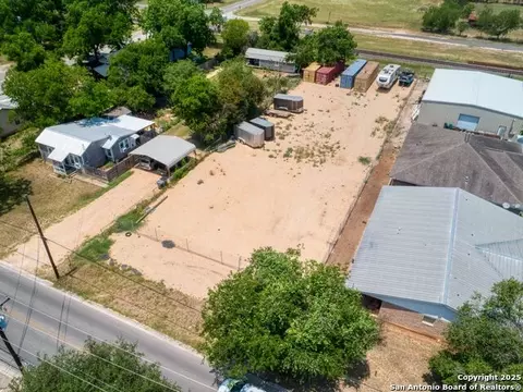 243 E Torrey St, New Braunfels, TX 78130