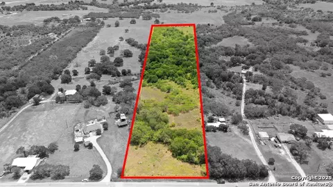 699 Mcknight, Seguin, TX 78155