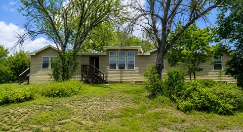 7940 County Road 279, Rio Medina, TX 78066