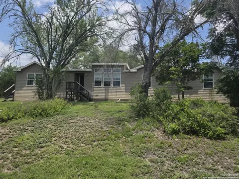 7940 County Road 279, Rio Medina, TX 78066