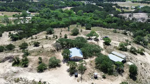 106 E Mari-b Dr, Center Point, TX 78010