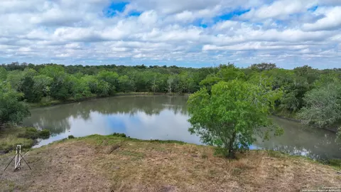 001 County Road 266, Gillett, TX 78116