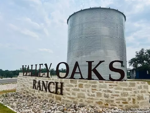 195 Crescent Rdg, Hondo, TX 78861