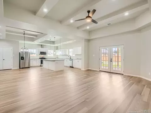 8501 Utopia Blvd, Selma, TX 78154