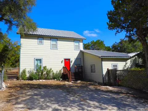 155 Scenic Cir, Lakehills, TX 78063