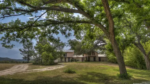 6671 Ranch Rd 1120, Rio Frio, TX 78879