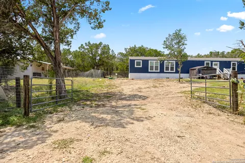 176 Hidden Vly, Bandera, TX 78003