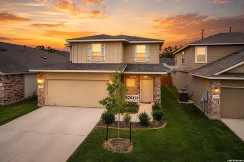 125 Legendary Trail Loop, Floresville, TX 78114