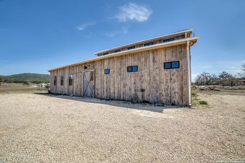 Exterior - 5430 Cr-111, Utopia, TX 78884 photo 9 of 9
